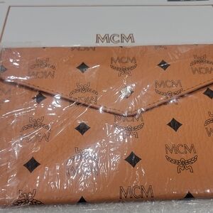 MCM Envelope